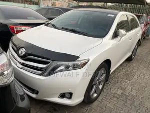Photo - Toyota Venza 2015 White