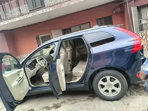 Volvo XC90 2010 Blue