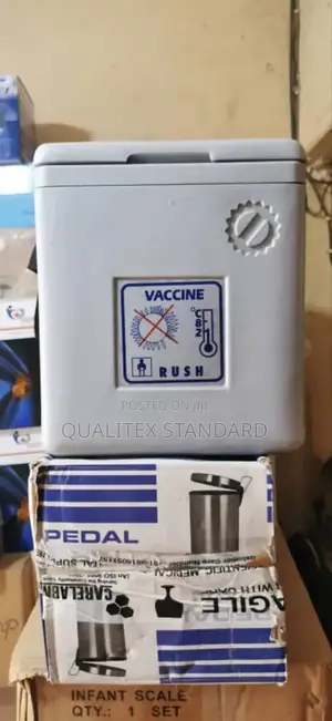 Rush Vaccine Carrier / Medical Cooler