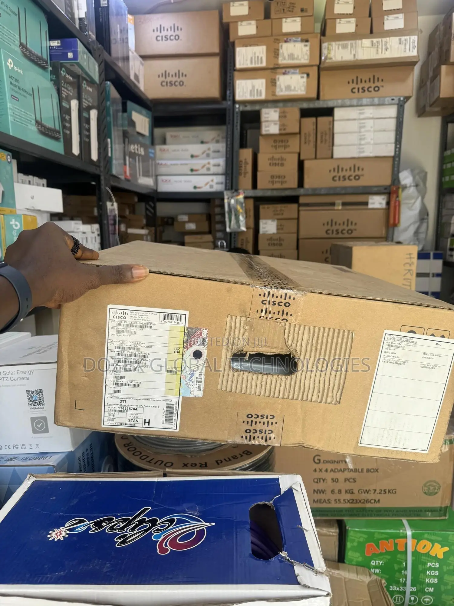 Cisco 9300l- 24p-4g Switch