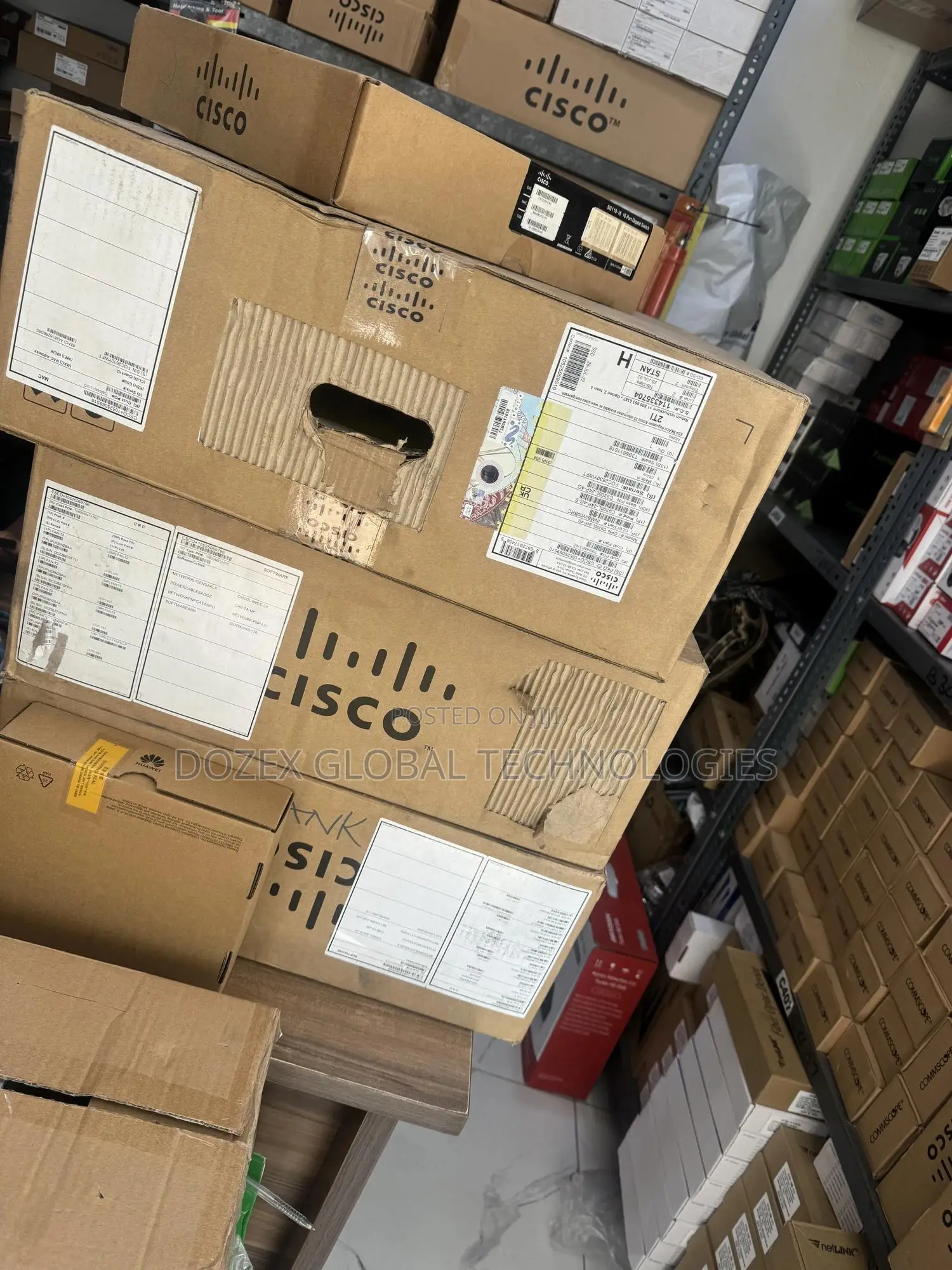 Cisco 9300l- 24p-4g Switch