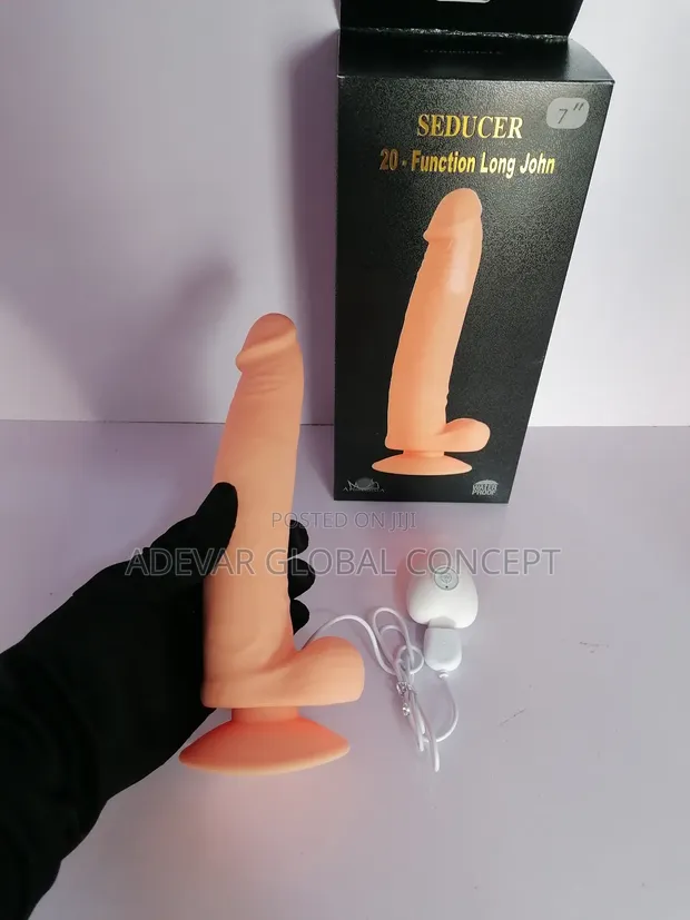 7 inch vibrating dildo Free raven modeling garter belt natural tits curvy stripping heels Porn  Videos & Sex Movies main image 0