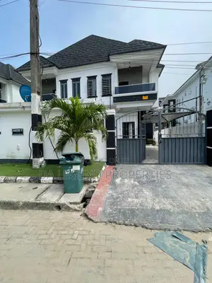 4bdrm Duplex in Chevron for sale