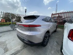 Toyota Venza 2021 Gold