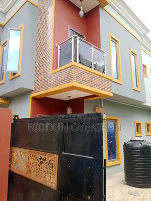 4bdrm Duplex in Baruwa for sale