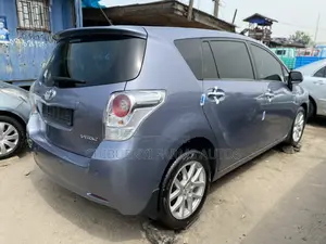 Toyota Verso 2.2 150 hp 2015 Beige