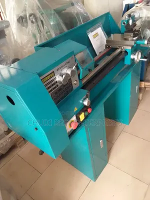 Lathe Machine 700mm