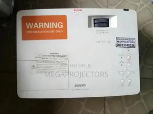 Exclusive Quality Sanyo XGA Projector