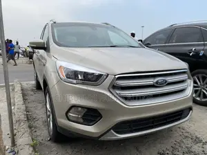 Ford Escape Titanium 4x4 2017 Gold