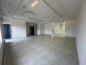 3bdrm Penthouse in Parkview Estate for rent