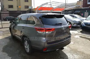 Toyota Highlander 2015 Gray