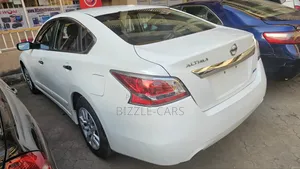 Nissan Altima 2.5 S 4dr Sedan (2.5L 4cyl CVT) 2014 White