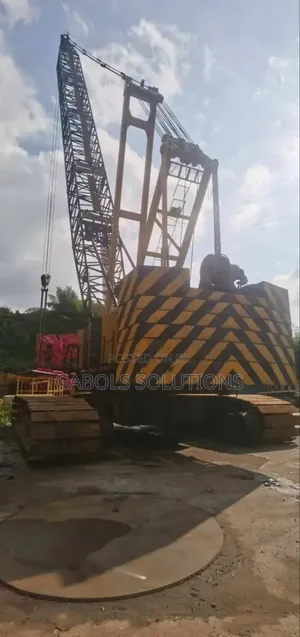 Kobelco 250 Ton Crawler Crane.