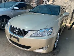 Lexus IS 250 Automatic 2010 Gold
