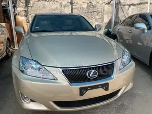 Lexus IS 250 Automatic 2010 Gold