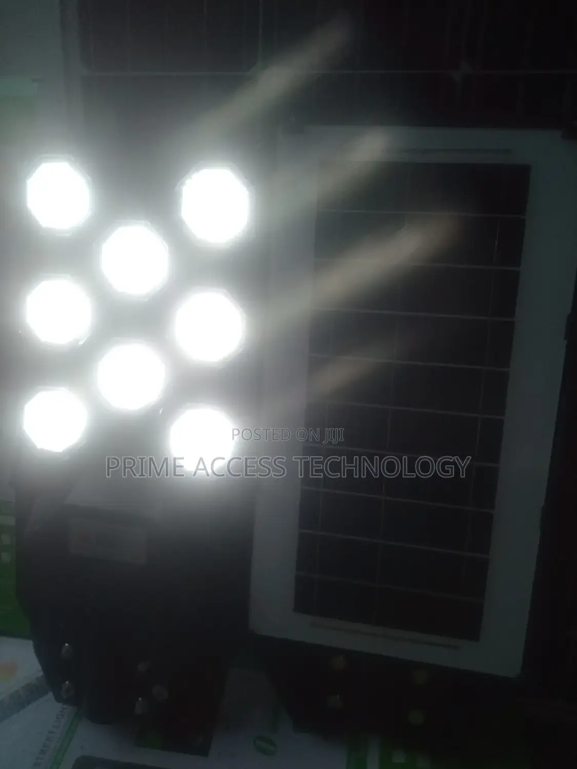 High 8 Brightness Solar All in One Street Light