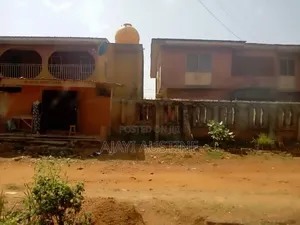 3bdrm Block of Flats in Idanre Road, Akure for sale