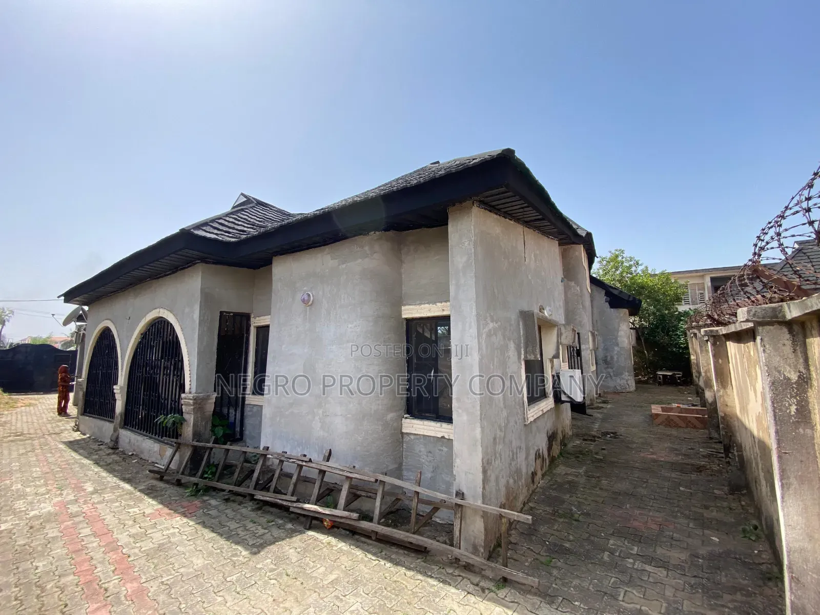 Furnished 5bdrm Bungalow in Bashorun,Winners for sale