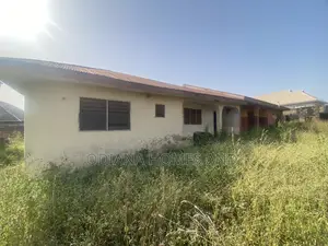 6bdrm Bungalow in Ariyibi - Apete , for sale