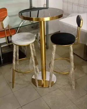 Luxury Quality Wine Table and Wine Bar Stool