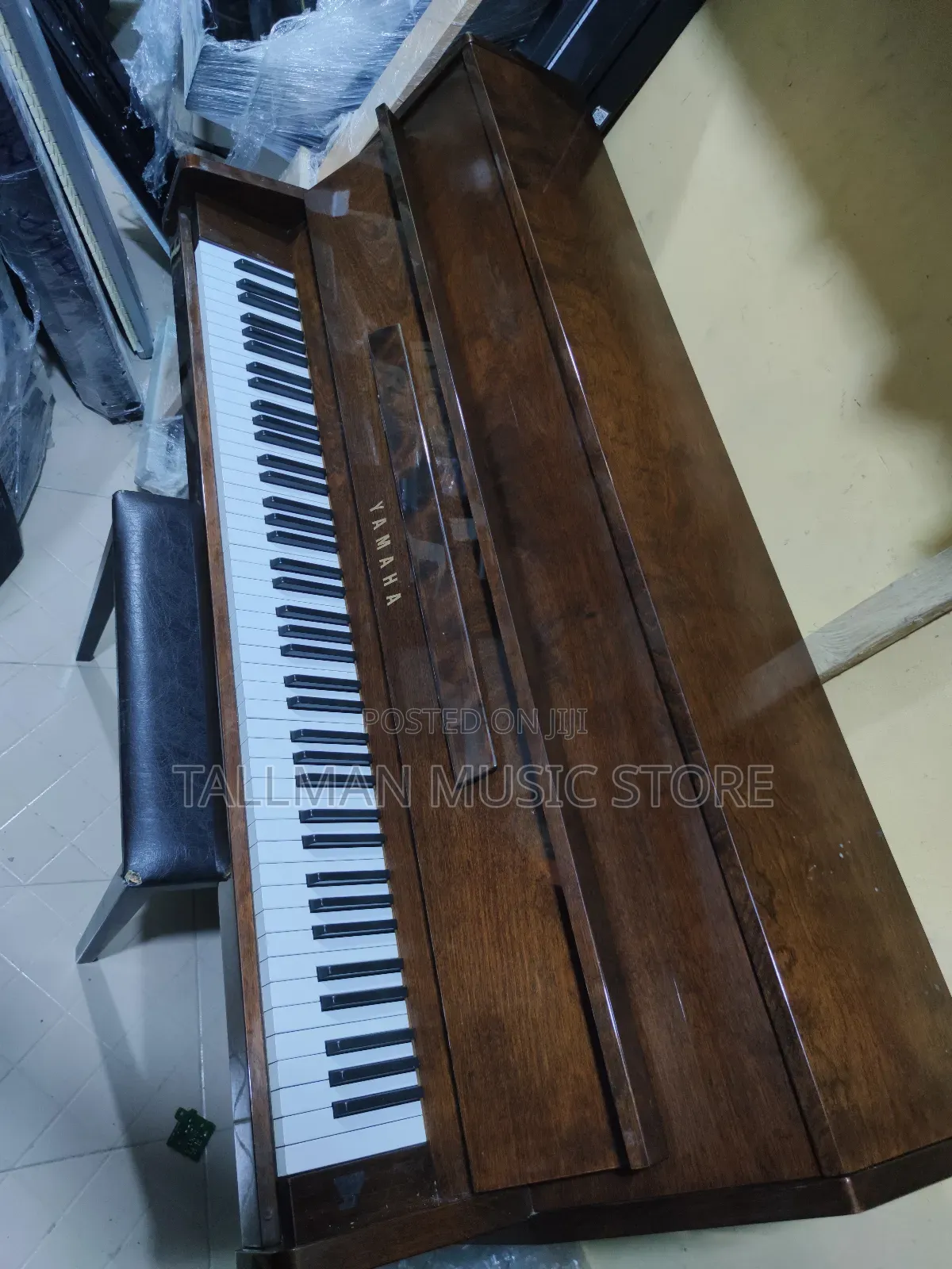 Yamaha Upright Piano 1995