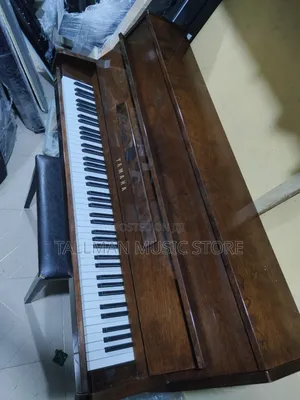 Yamaha Upright Piano 1995