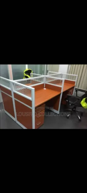 Quality 4 Seaters Workstation Office Table