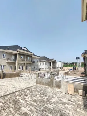 Photo - 4bdrm Duplex in Jericho Gra for sale