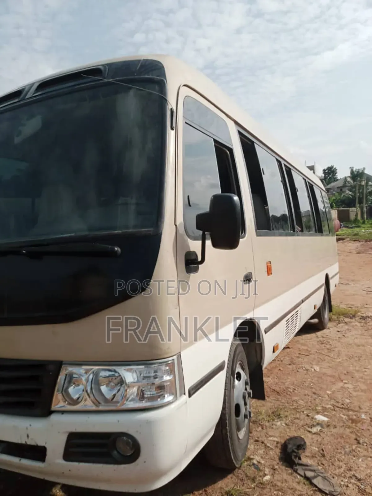 Toyota Coaster 2014 Gold