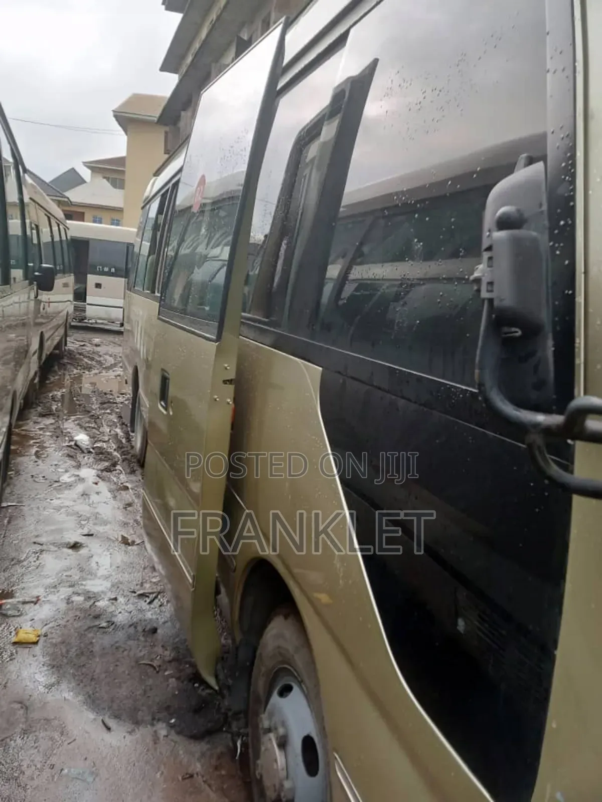 Toyota Coaster 2014 Gold