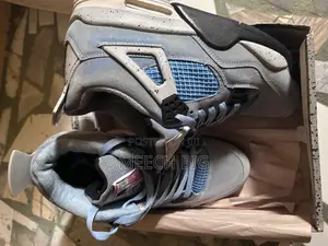 Air Jordan 4