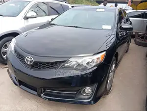 Toyota Camry SE 4dr Sedan (2.5L 4cyl 6A) 2013 Black