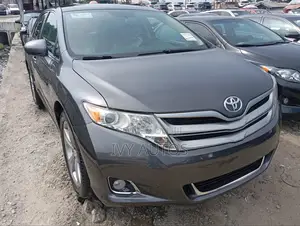 Toyota Venza V6 AWD 2011 Gray