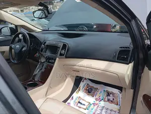 Toyota Venza V6 AWD 2011 Gray