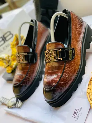 High Quality Balenciaga Flat Shoes