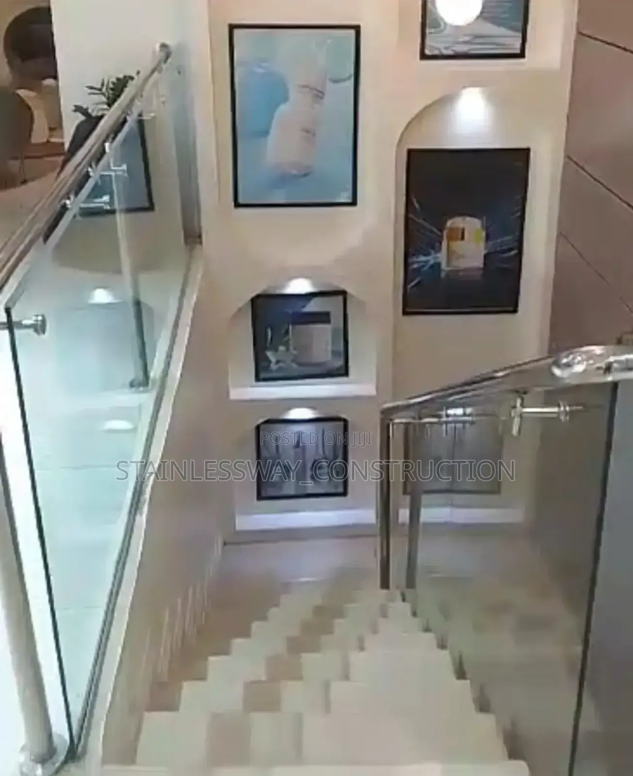 Glass Handrails/Spigot Stand