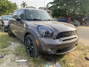 Mini Countryman 2012 Brown