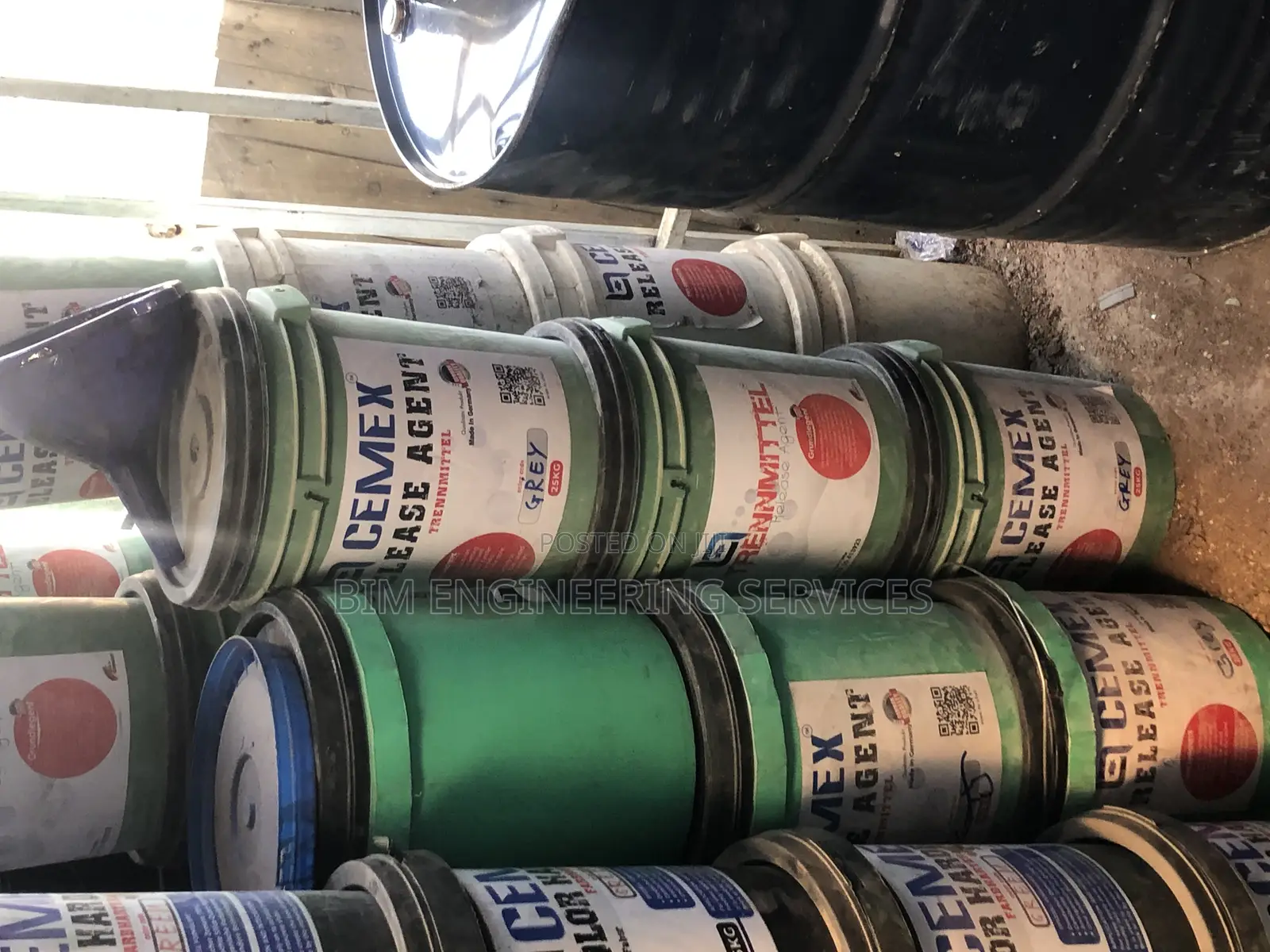 White and Grey Release Agent Cement Waterproof