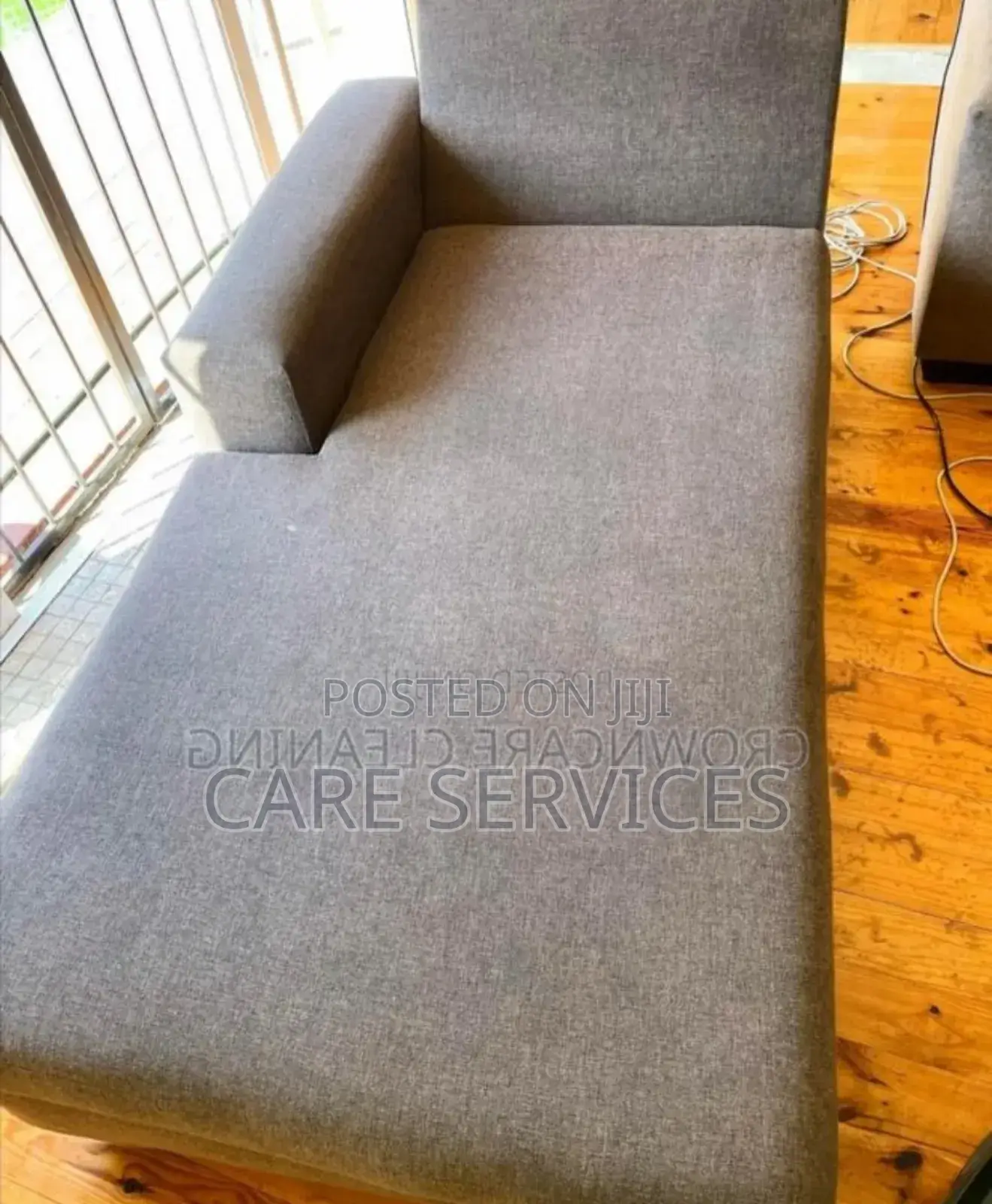 Top-Notch Sofa/Chairs Deep Cleaning