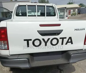 New Toyota Hilux 2024 White