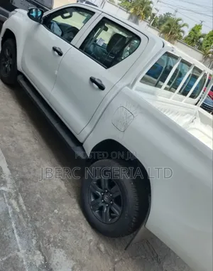 New Toyota Hilux 2024 White