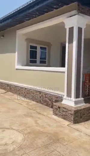 3bdrm Bungalow in Benin City for rent