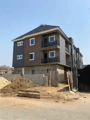 Mini Flat In Shomolu / Shomolu For Sale