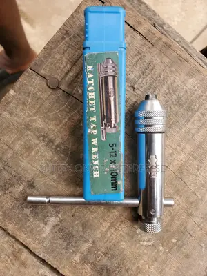 RATCHET TAP WRENCH (5-12 X 10mm)