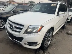 Mercedes-Benz GLK-Class Base GLK 350 4dr AWD 4MATIC (3.5L 6cyl 7A) 2015