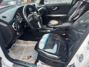 Mercedes-Benz GLK-Class Base GLK 350 4dr AWD 4MATIC (3.5L 6cyl 7A) 2015