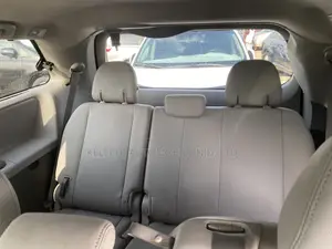 Toyota Sienna 2017 Blue