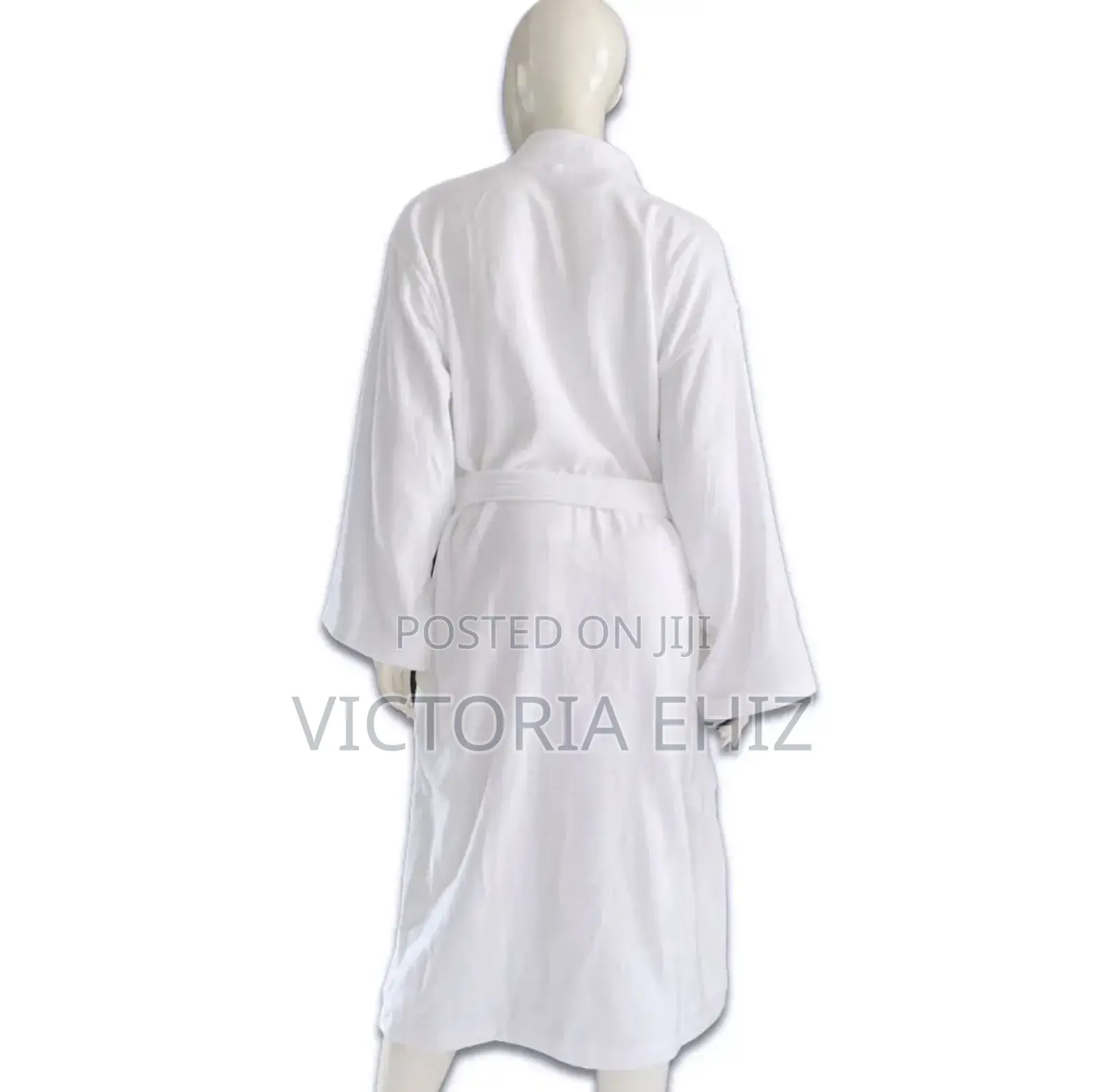 Bathrobe White ( 15,000)