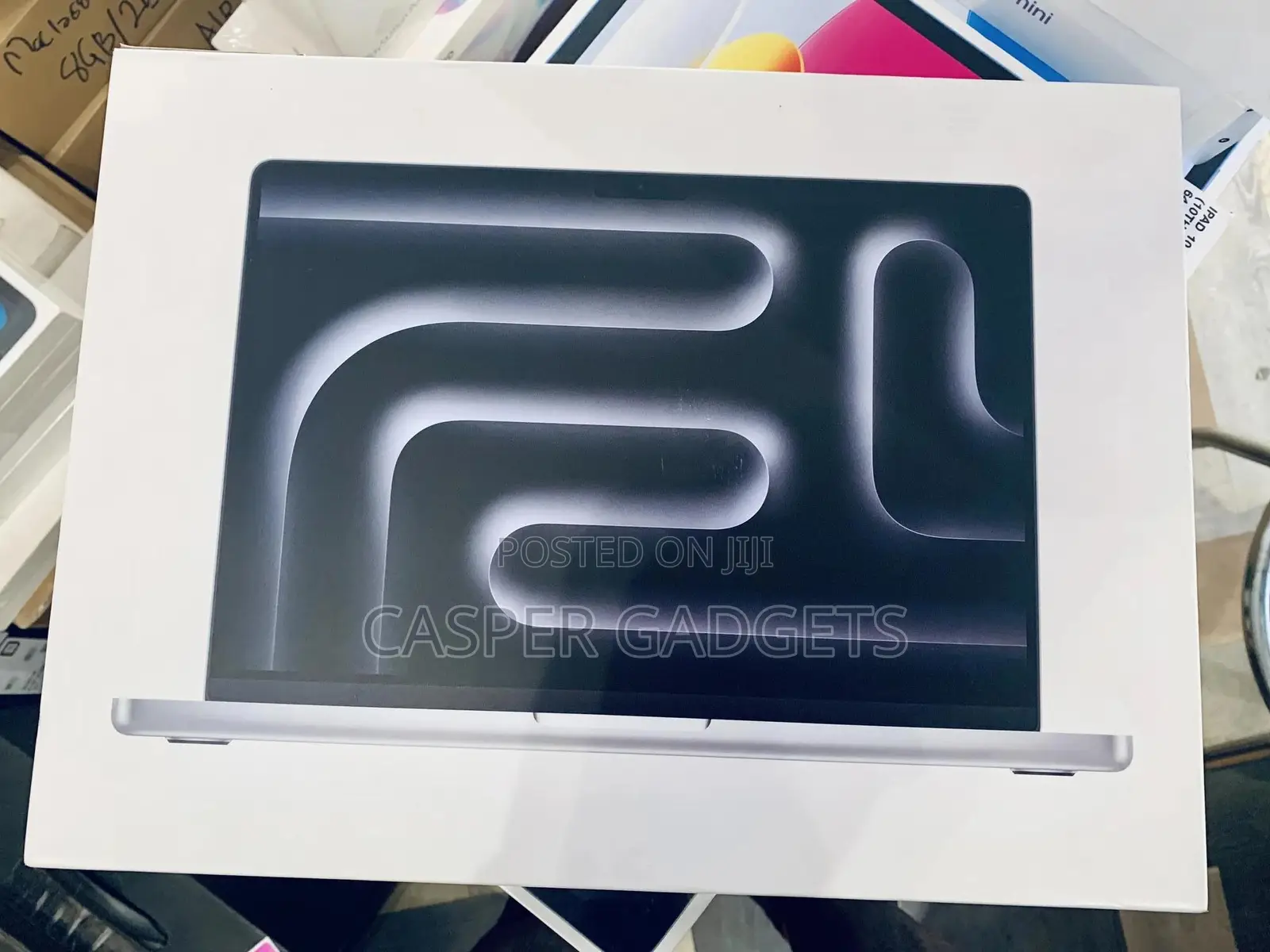 New Laptop Apple MacBook Pro 8GB Apple M3 SSD 1T