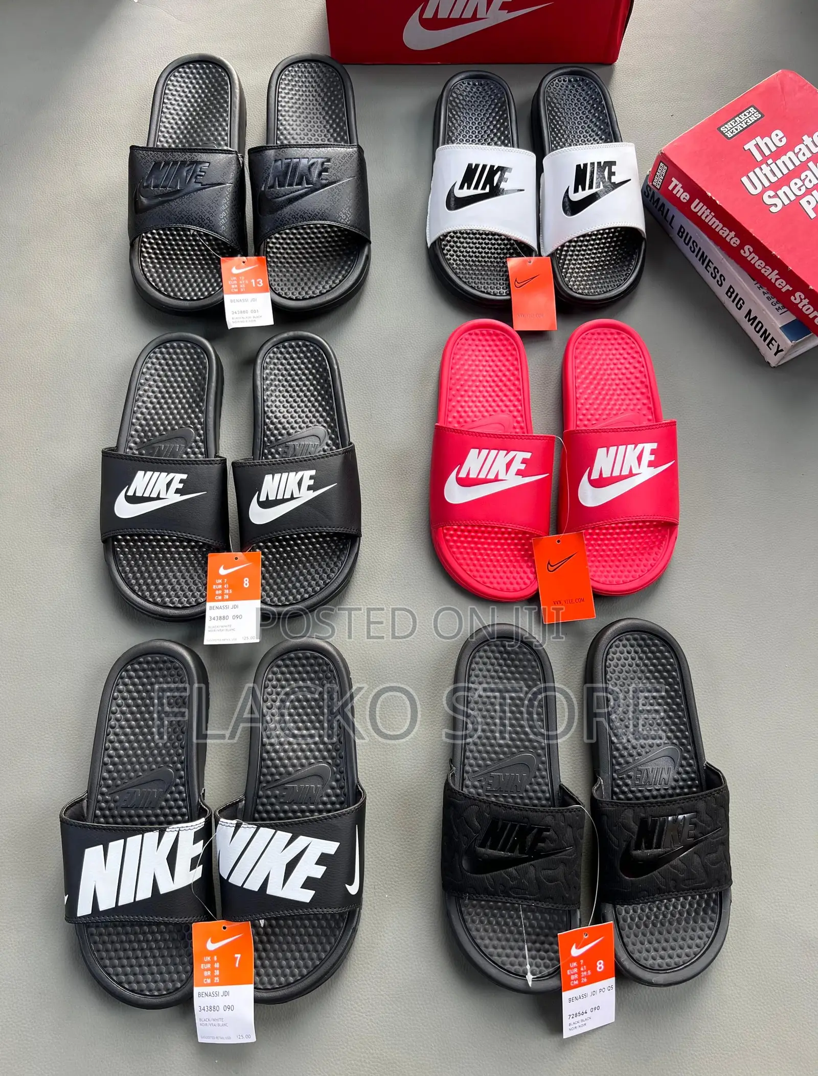 Nike Benassi Slides